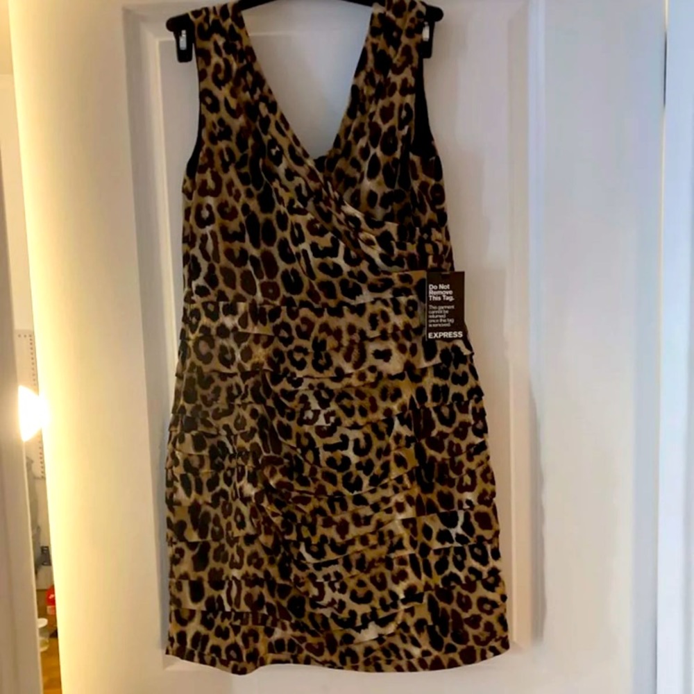 Express Leopard Body con Dress